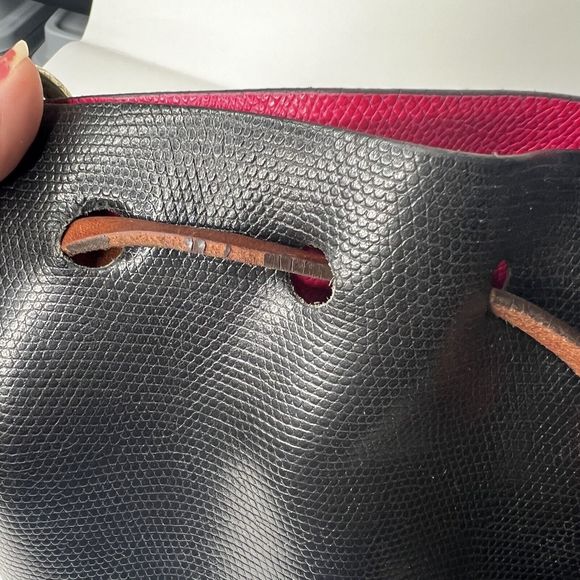 Dooney & Bourke Serena Drawstring Bucket Bag Crossbody With Wristlet Black Pink - Picture 10 of 13